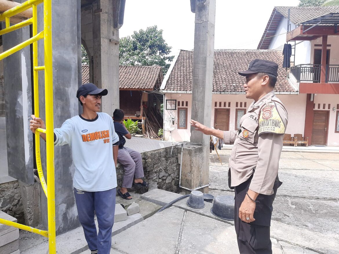 Perkuat Sinergitas, Polsek Cipaku Polres Ciamis Koorkom ke Warga di Desa Bangbayang
