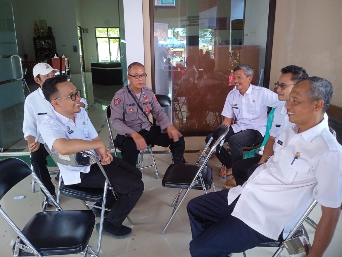 Polsek Sukadana Polres Ciamis Hadiri Rapat Koordinasi Tingkat Desa Sukadana