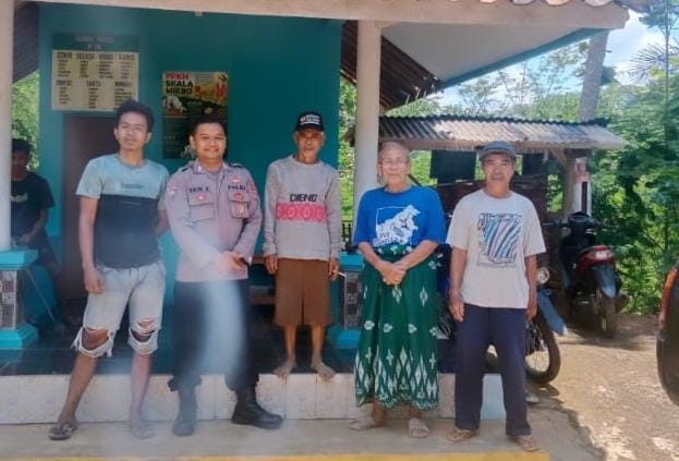 Berikan Rasa Nyaman, Polsek Sukadana Polres Ciamis Patroli ke Pemukiman Warga di Siang Hari
