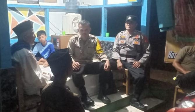 Berikan Rasa Nyaman, Polsek Sukadana Polres Ciamis Patroli Biru Hingga Pemukiman Warga