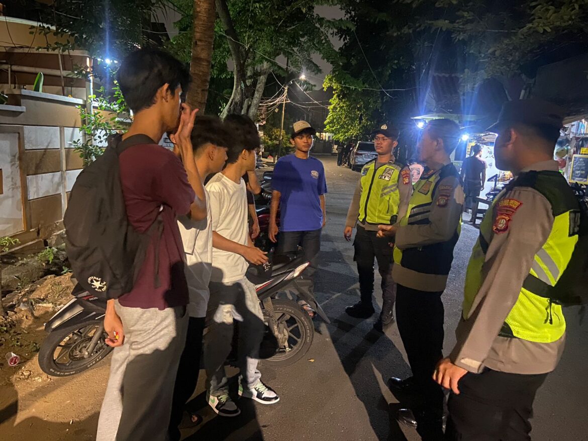Wakapolsek Bubarkan Remaja yang Nongkrong Tengah Malam