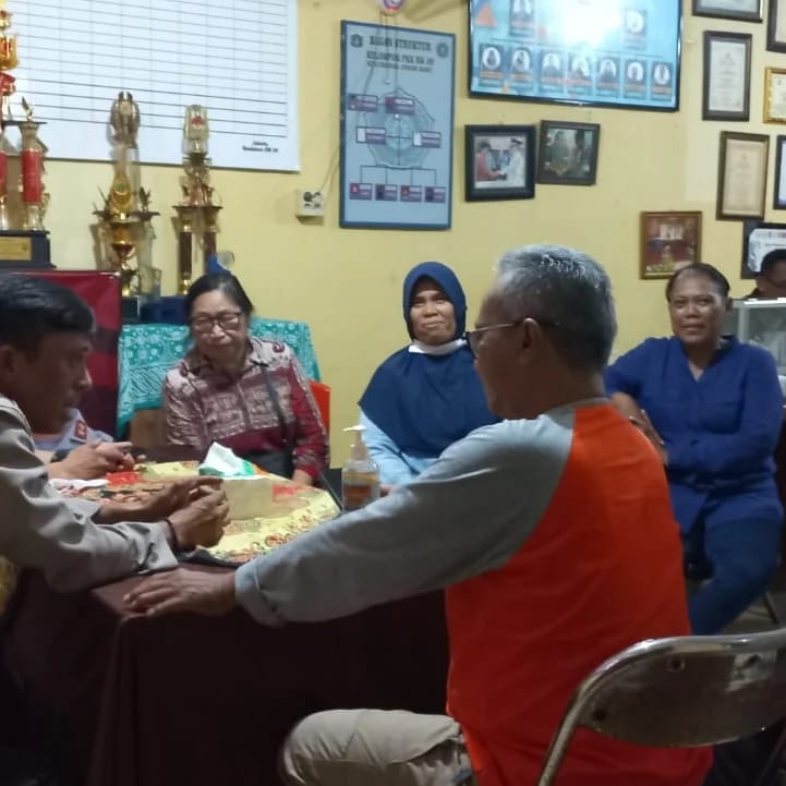 Kapolsubsektor Kayu Awet Kunjungan Pos RW Cooling System Dengan Stakeholder