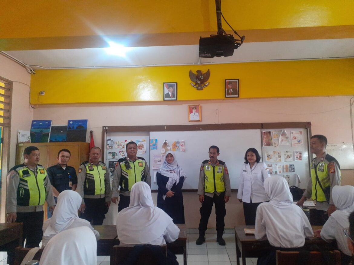 Police Goes To School Di SMP Negeri 137 Jakarta