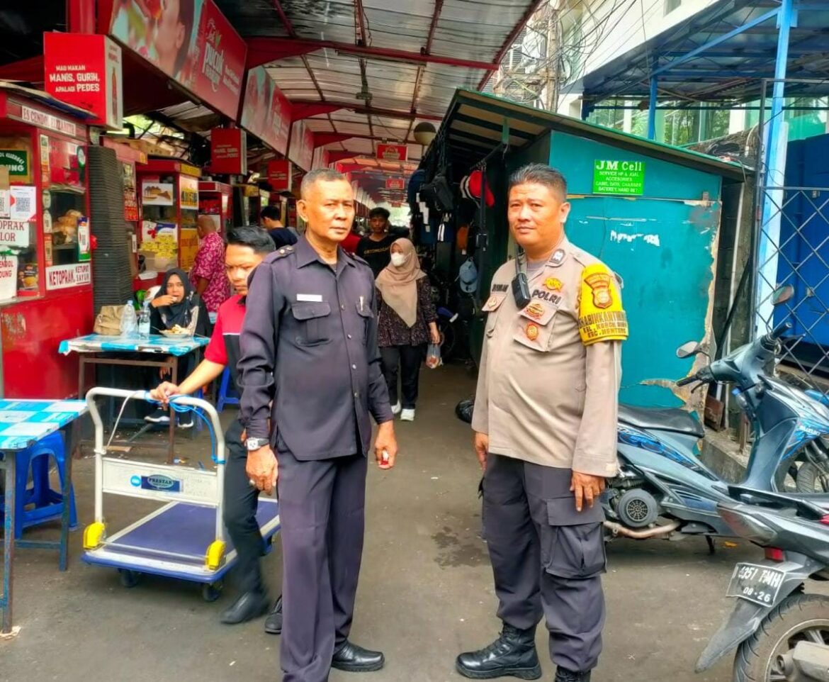 Bhabinkamtibmas Kelurahan Kebon Sirih Sambang dan Koordinasi Kamtibmas di Kuliner Kampung 5 Sabang