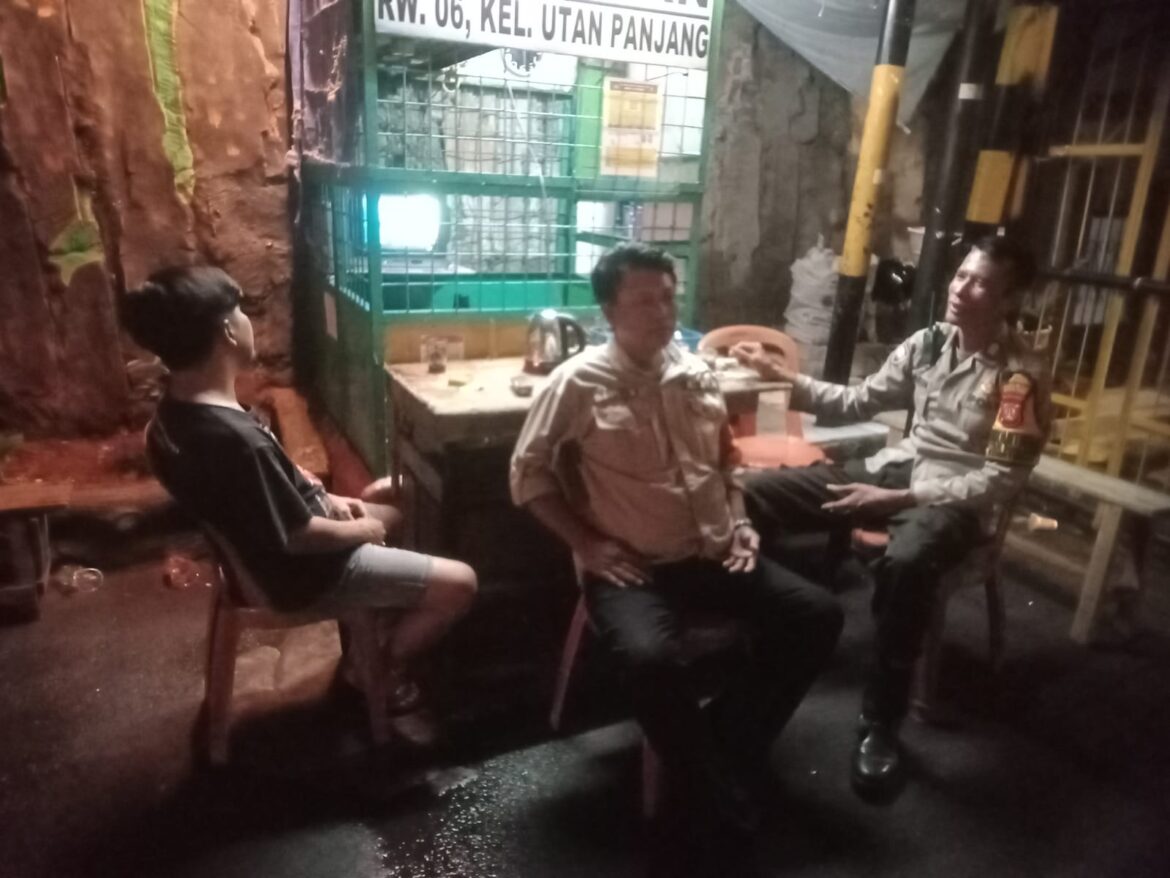 Bhabinkamtibmas Kelurahan Utan Panjang Melakukan Kegiatan Cooling System