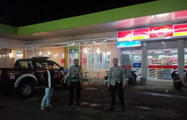 Berikan Rasa Nyaman, Polsek Cimaragas Patroli Biru Antisipasi Gangguan Kamtibmas Saat Malam