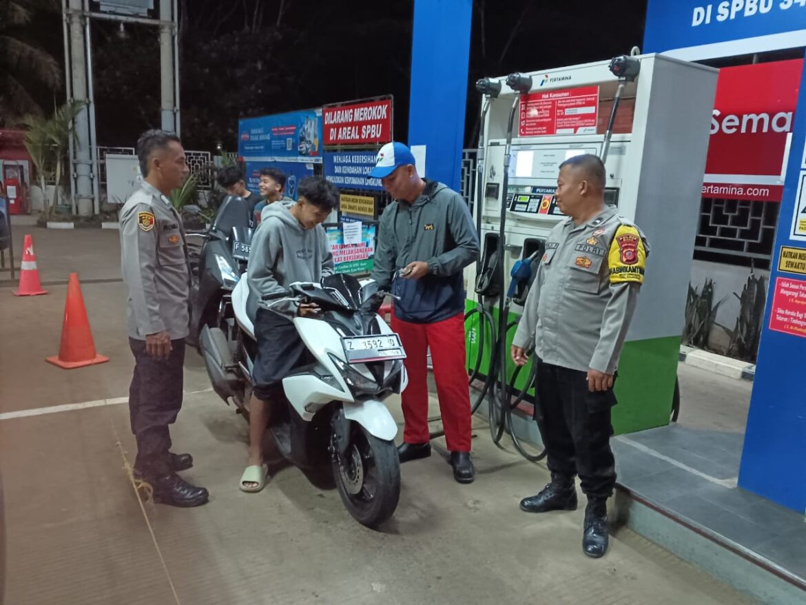 Berikan Rasa Nyaman, Polsek Rajadesa Polres Ciamis Intens Patroli KRYD di Malam Hari