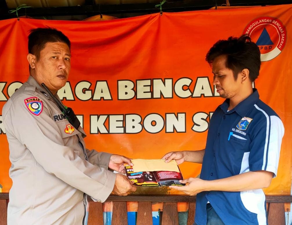 Aiptu Ujang Rusman Kunjungi Petugas Kelurahan Kebon Sirih Menteng