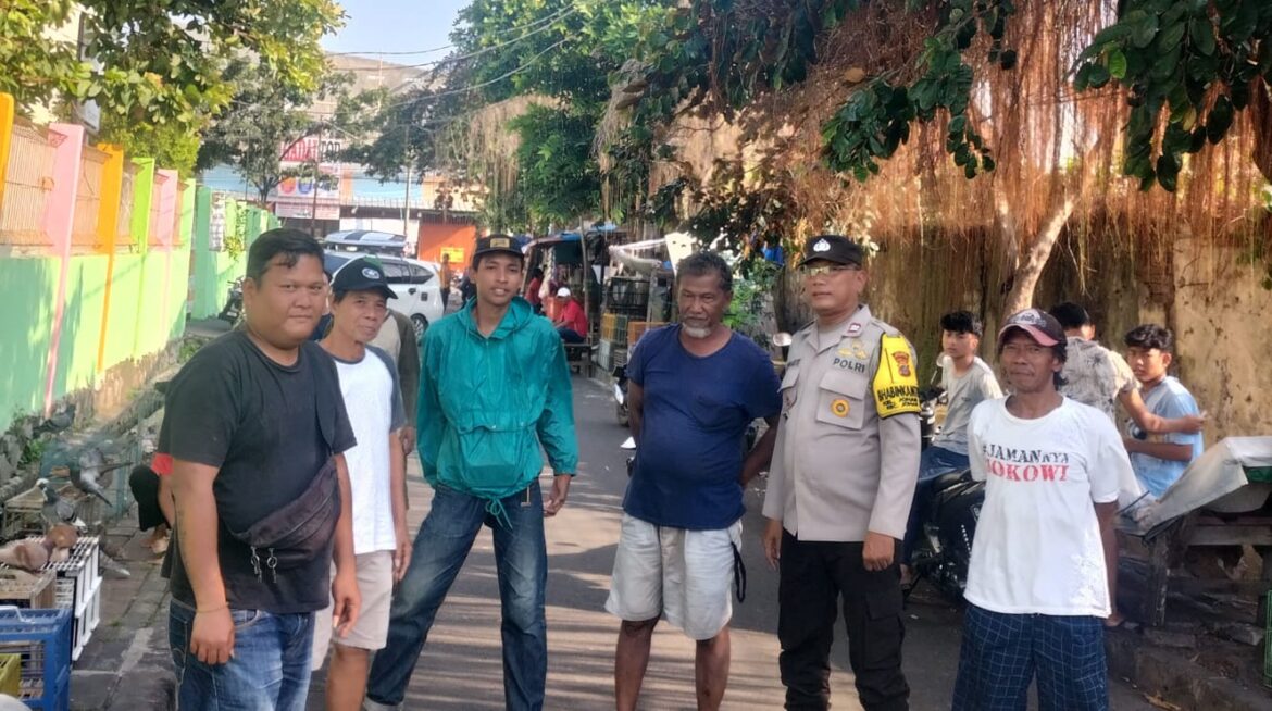 Aiptu Sunarto Sambangi Tokoh Masyarakat Untuk Sampaikan Himbauan Kamtibmas