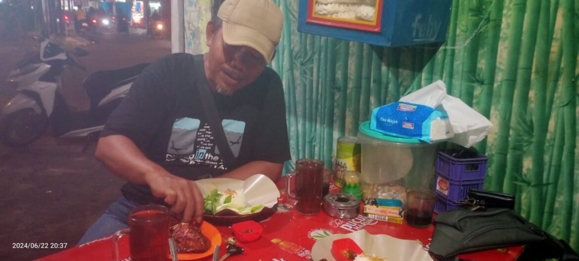 OKK FWJI Jakbar, Sukirman : Ayam Panggang Ibu Suwanti Pas Sama Selera Saya