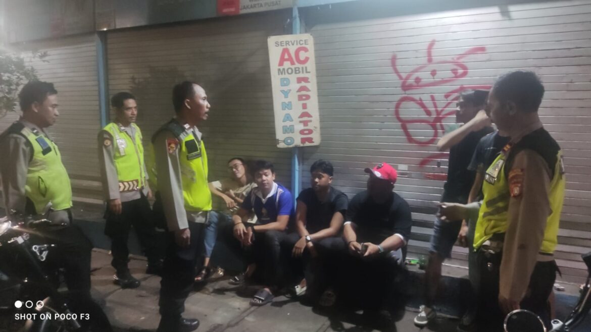 Polsek Cempaka Putih Laksanakan Patroli Malam Hari Antisipasi Gangguan Kamtibmas