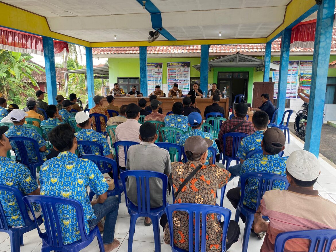 Polsek Lakbok Polres Ciamis Ikuti Rapat RKPDes di Desa Cintaratu
