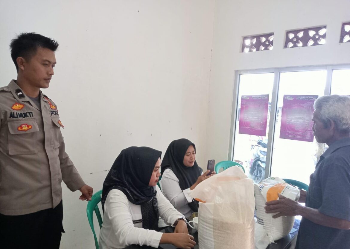 Polsek Cisaga Polres Ciamis Monitoring Pelepasan dan Kenaikan Kelas di SDN 3 Bangunharja