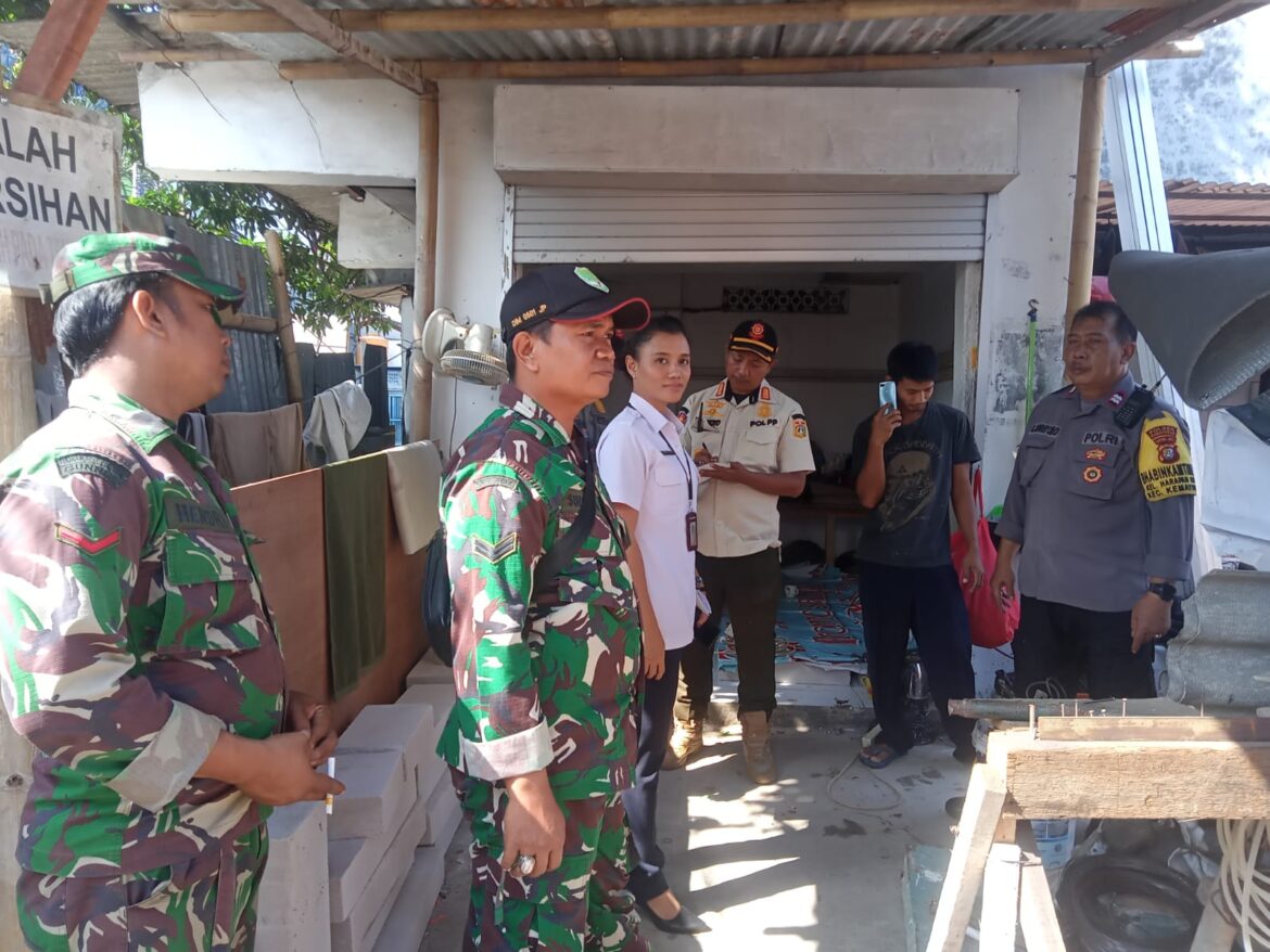 Bhabinkamtibmas Kelurahan Harapan Mulia melaksanakan Patroli Dialogis 3 Pilar