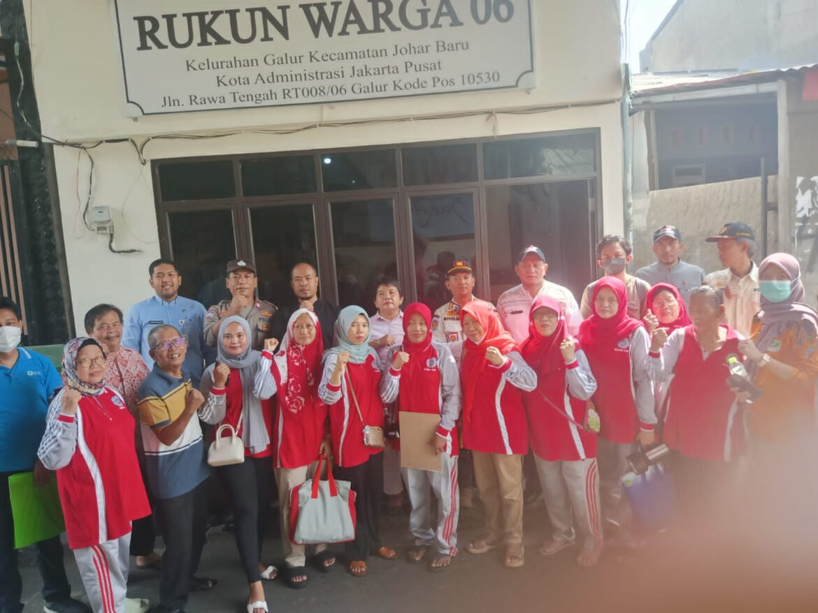 Bhabinkamtibmas Galur Silahturahmi dan Monitoring Kegiatan Jum’at Keliling Bersama Tiga Pilar Kelurahan Galur