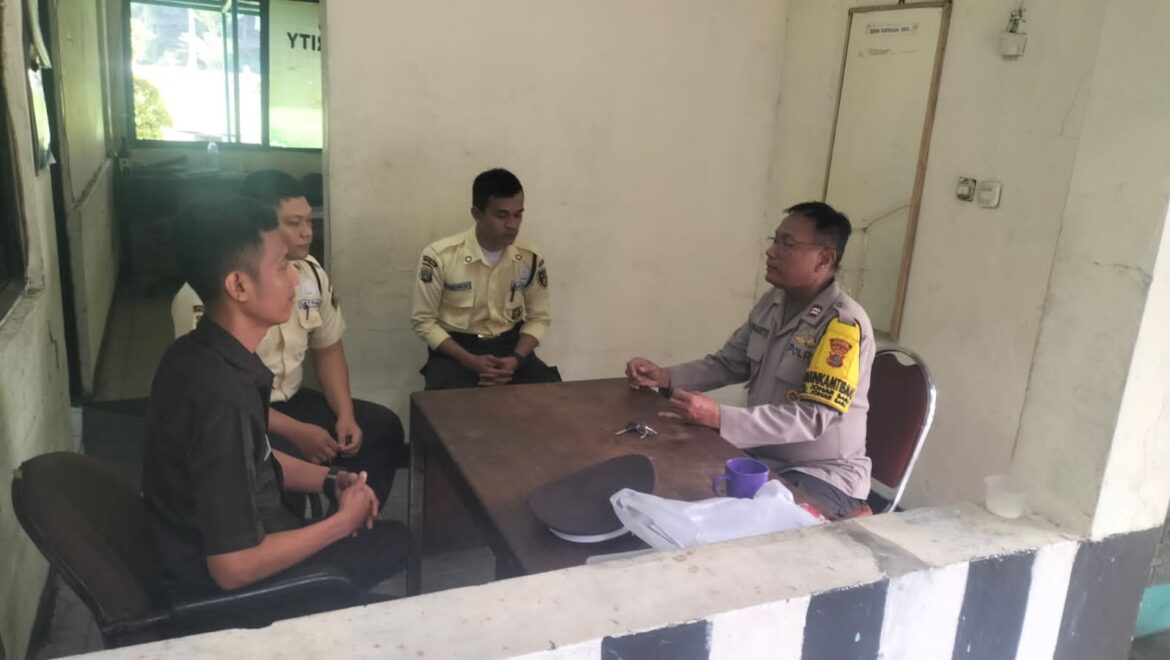 Bhabinkamtibmas Polsek Johar Baru Sampaikan Imbauan Kamtibmas Ke Security PNRI