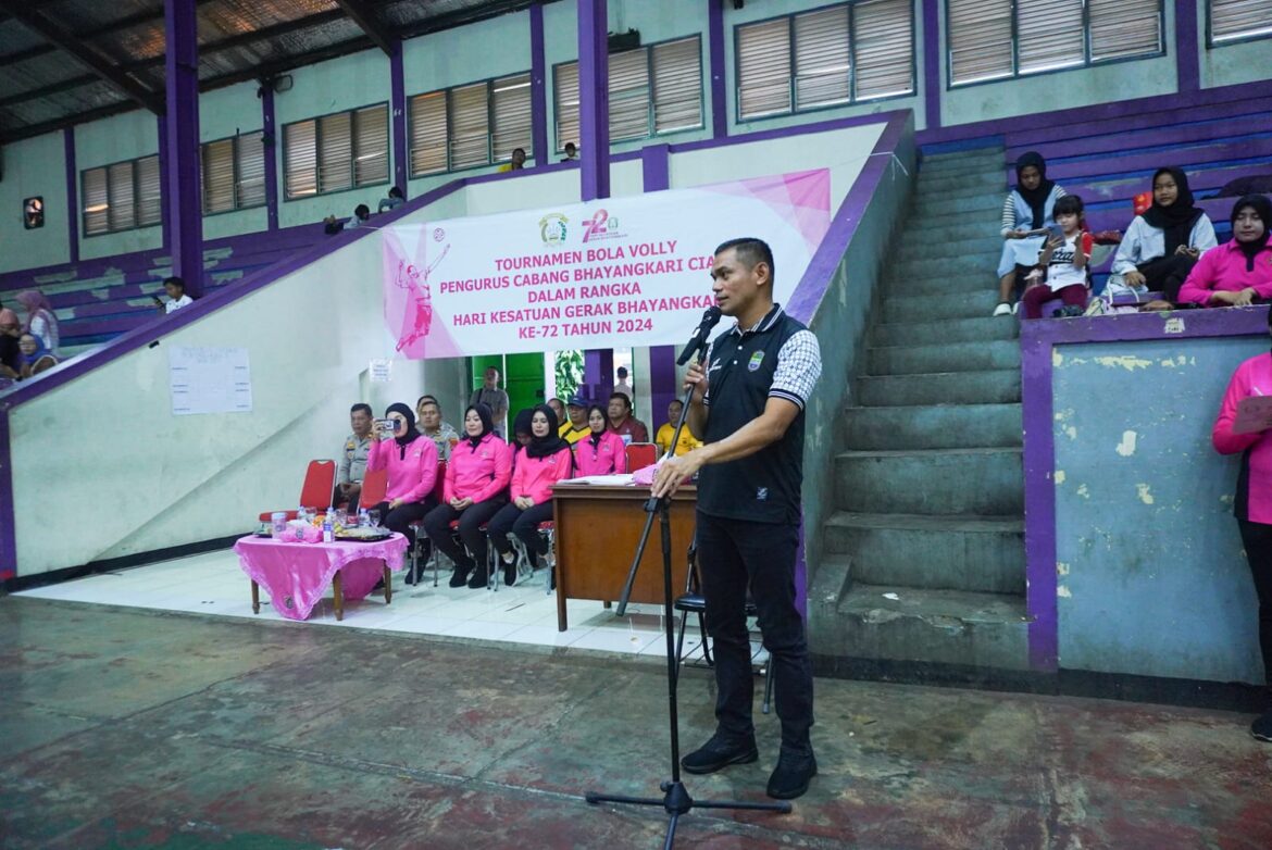 Kapolres Ciamis Buka Turnamen Bola Voli Pengurus Cabang Bhayangkari Ciamis