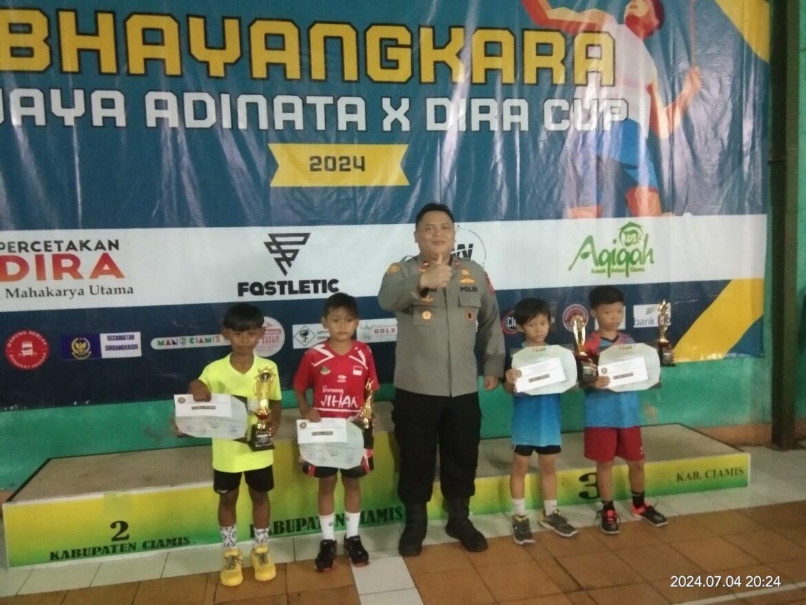 Wakapolres Ciamis Tutup Turnamen Bulutangkis Bhayangkara Jaya Adinata X Dira