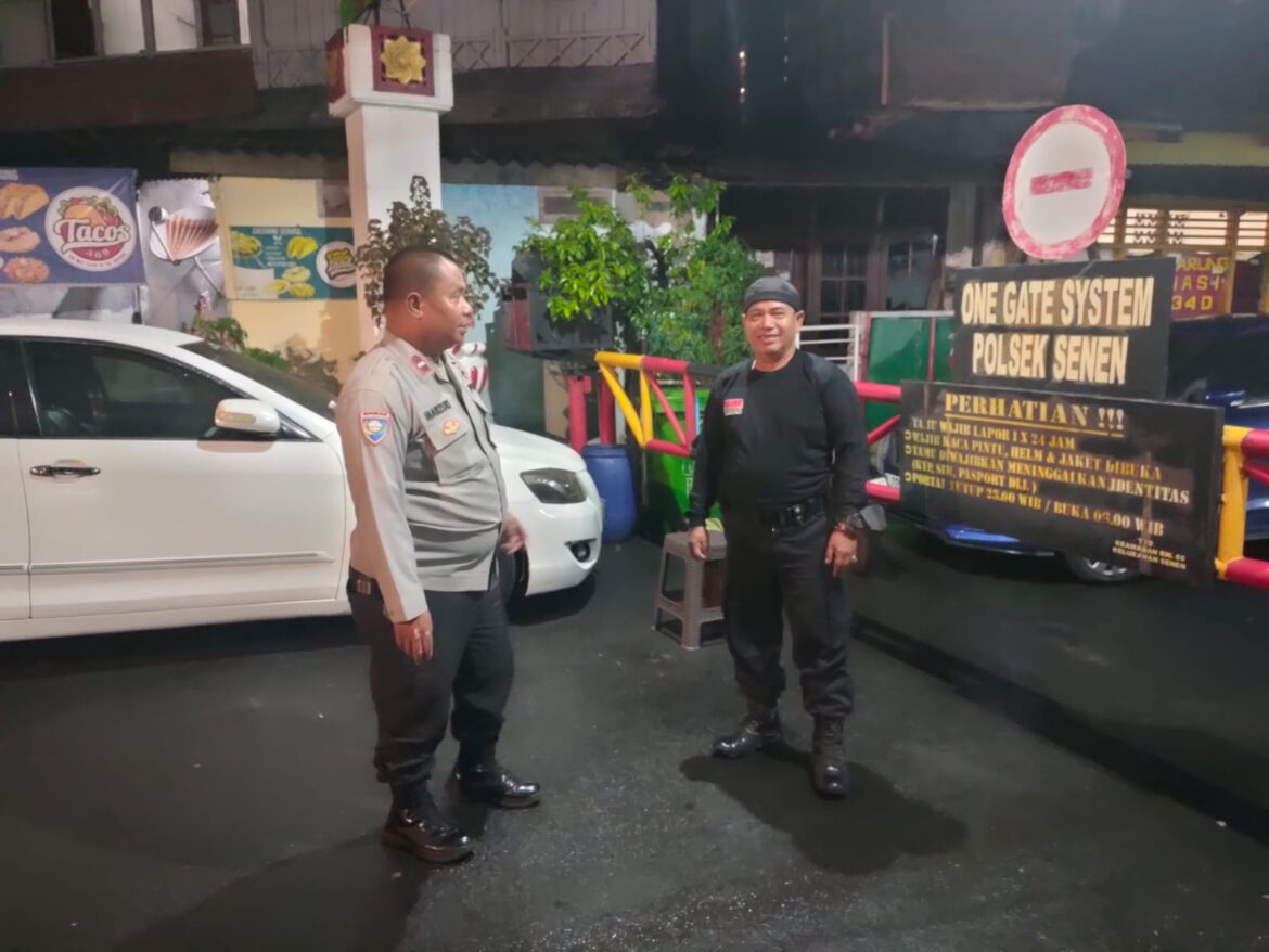Patroli Dialogis Dan Kunjungi Poskamling RW 05 Kelurahan Senen