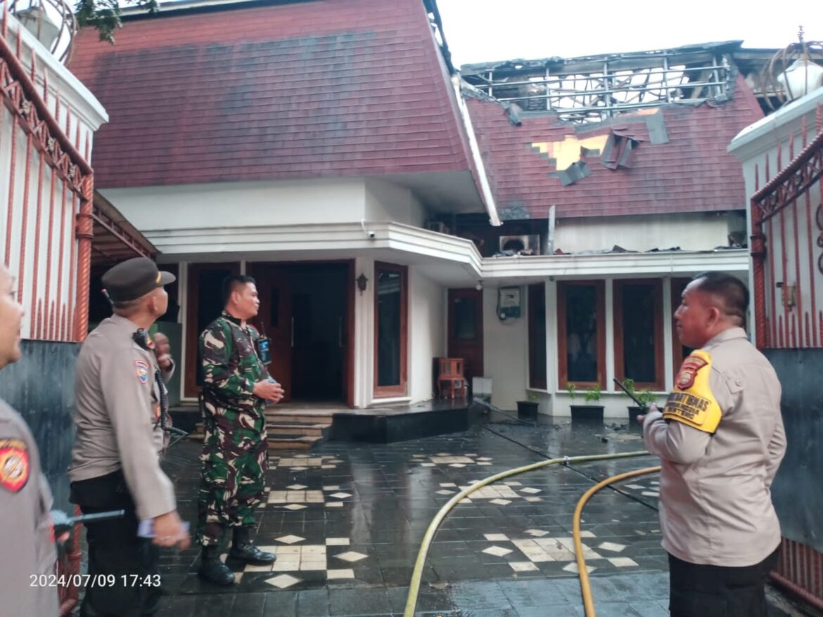 Kepedulian TNI-POLRI Terhadap Korban Kebakaran Jalan Yusuf Adi Winata Gondangdia