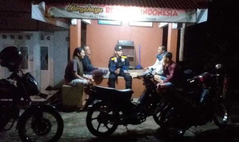 Cipta Kondisi Polsek Cipaku Polres Ciamis Kunjungi Warga Berikan Imbauan Bahaya Narkoba