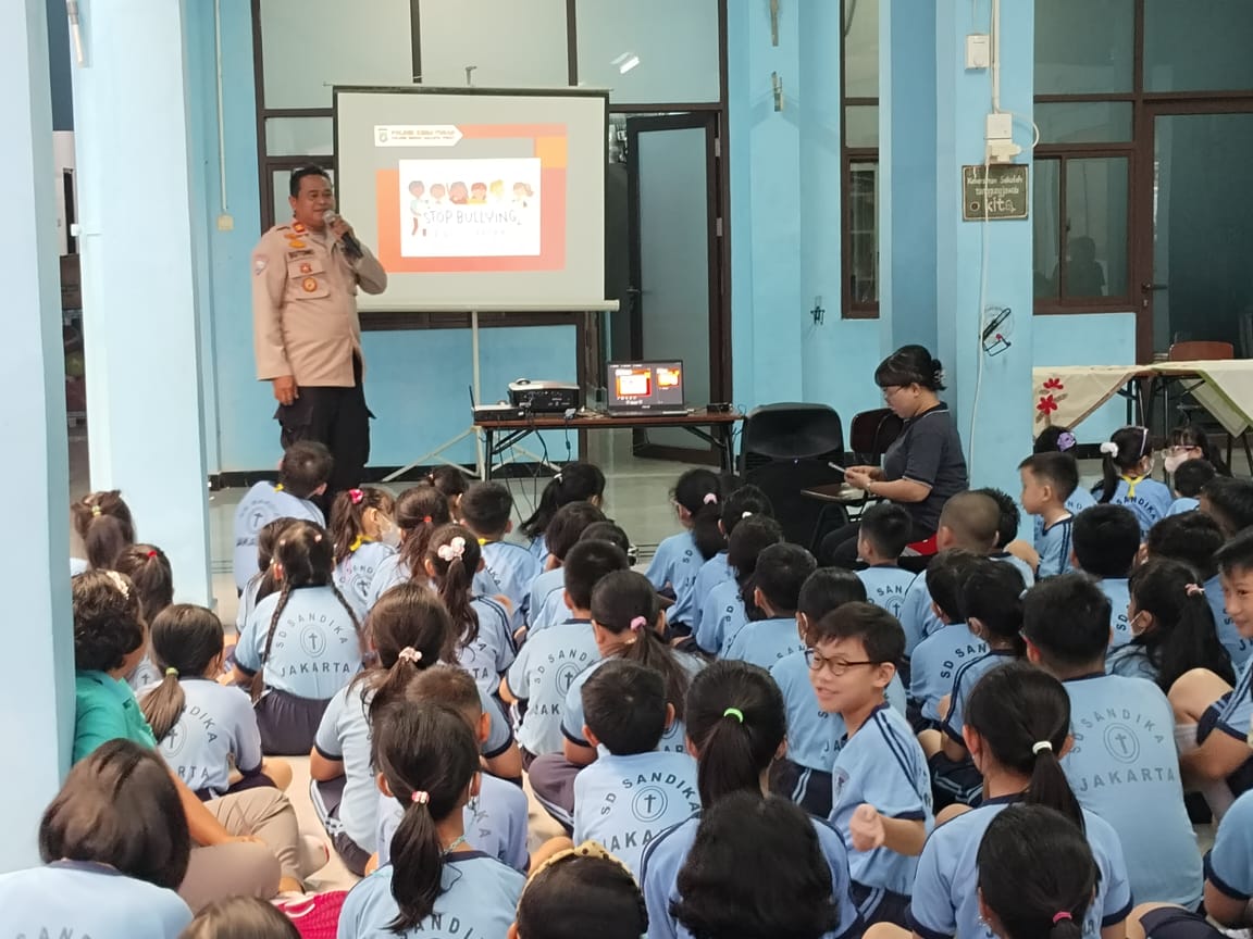 Police Goes To School Di Sekolah Dasar Sandika Jakarta