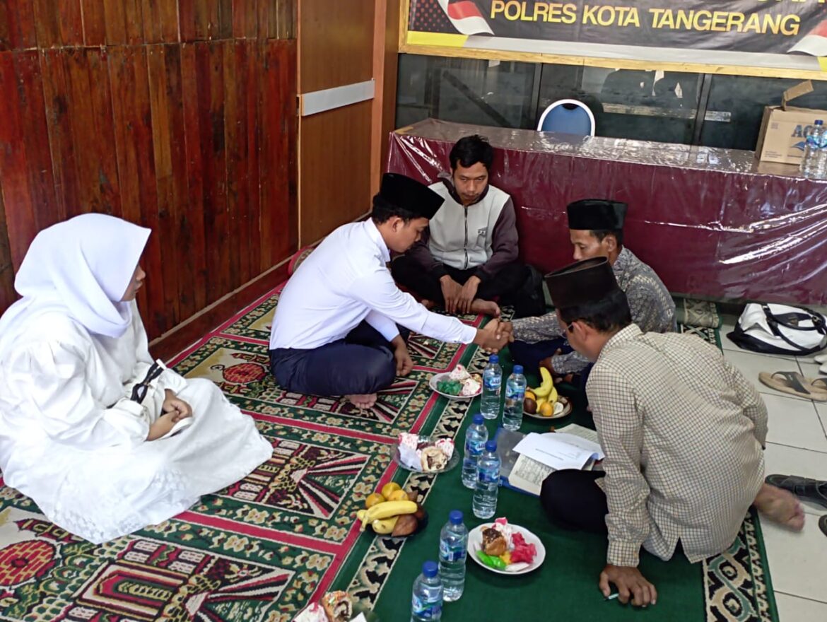 Sah, Tahanan Polsek Cisoka Polresta Tangerang Nikahi Pujaan Hati di Kantor Polisi