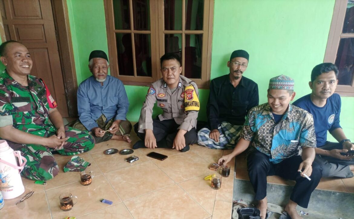 Cipkon Hadapi Pilkada Serentak 2024, Polsek Lakbok Polres Ciamis Koorkom ke Tokoh di Desa Purwajaya