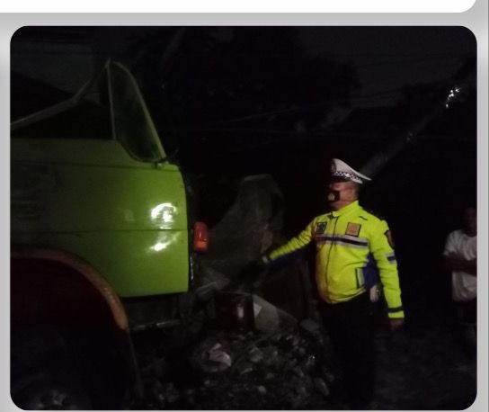Polsek Parung Panjang Beserta Unit Laka Lantas Lakukan Olah TKP dan Evakuasi Penanganan Kecelakaan Lalu Lintas