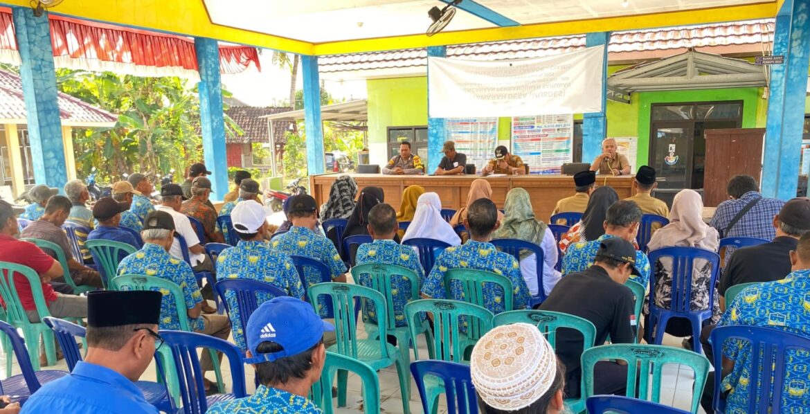 Cipta Kondisi, Polsek Lakbok Polres Ciamis Ikuti Rapat Panitia HUT RI ke-79 di Desa Cintaratu