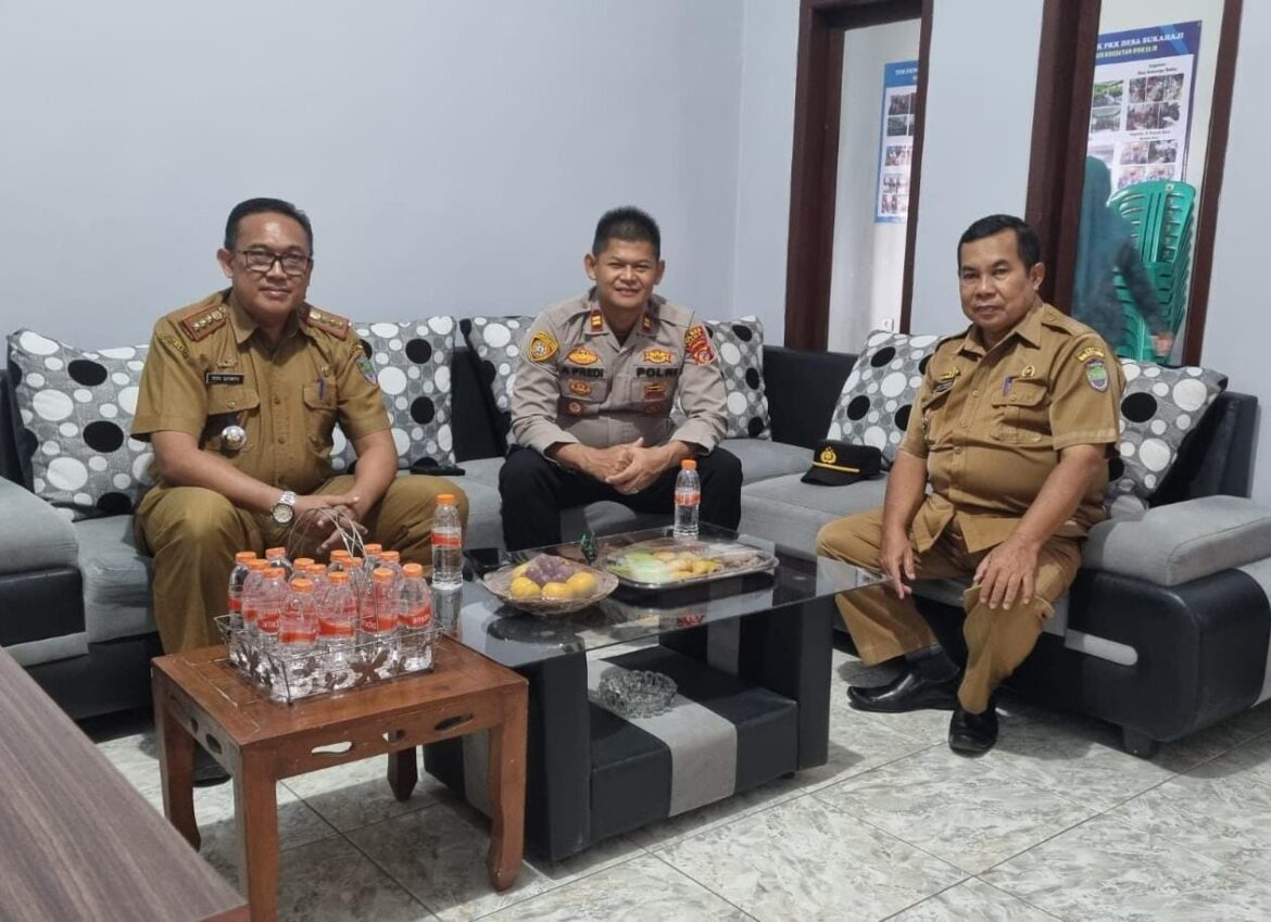Kapolsek Cihaurbeuti Koorkom Bareng Camat Cihaurbeuti Wujudkan Situasi Kamtibmas Kondusif