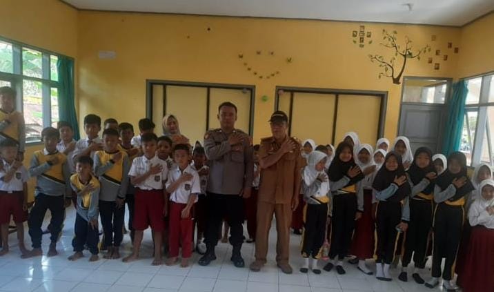 Cegah Perundungan di Sekolah, Polsek Cisaga Beri Penyuluhan ke Siswa SDN 1 Wangunjaya