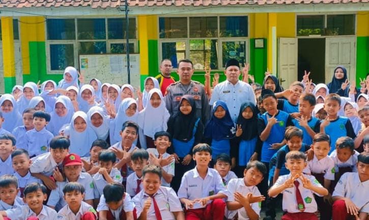 Budayakan Tertib Lalin dan Cegah Perundungan di Sekolah, Polsek Cisaga Beri Penyuluhan ke MI 2 Cisaga