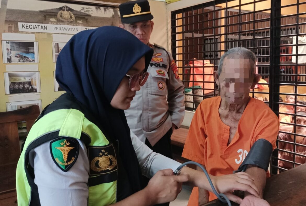 Pastikan Tahanan Sehat Polres Ciamis Cek Kesehatan Tahanan