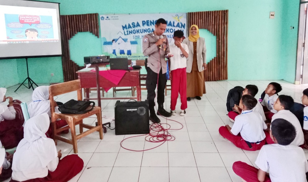 Antisipasi Bulying di Dunia Pendidikan Polsek Cikoneng Gelar Binluh di SMPN 2 Cikoneng