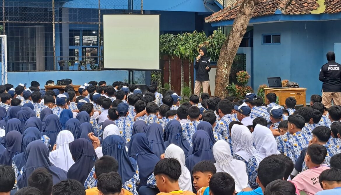 Res Narkoba Polres Ciamis Berikan Edukasi Bahaya Narkoba Kepada Siswa SMPN 3 Ciamis