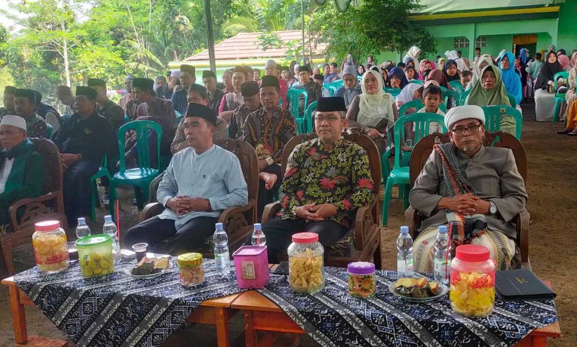 Polsek Cikoneng Polres Ciamis Hadiri Milad Ponpes Nurul Huda ke 26