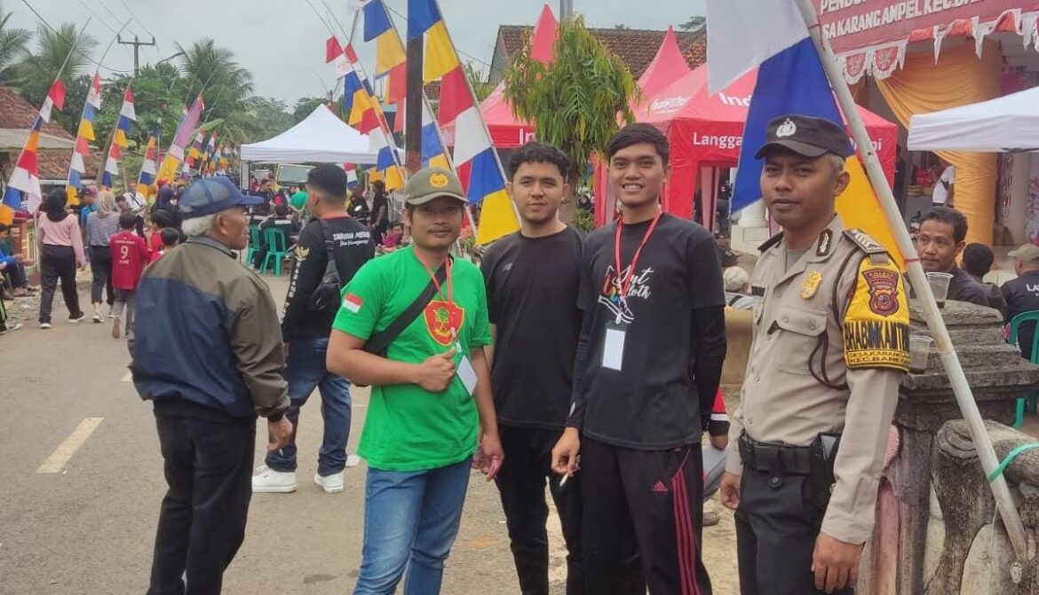 Polsek Ciamis Polres Ciamis Monitoring Jalan Sehat Peringatan HUT ke-79 RI Tingkat Desa