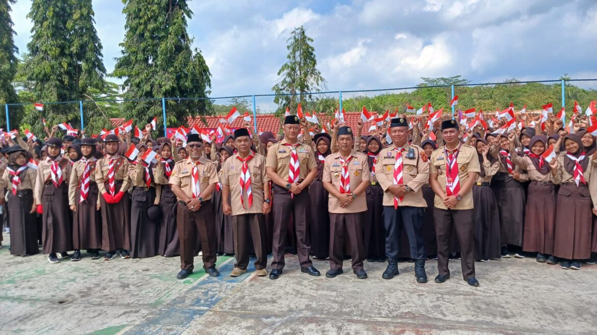 Kapolsek Cimaragas Polres Ciamis Ikuti Upacara Bendera Peringatan Hari Pramuka ke-63 2024