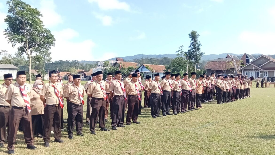 Polsek Panjalu Polres Ciamis Ikuti Upacara Bendera Peringatan Hari Pramuka ke-63 2024