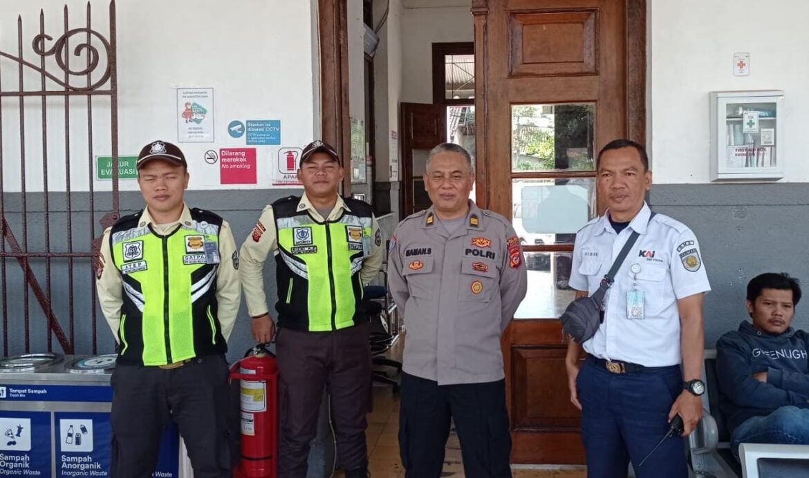 Perkuat Sinergitas Kamtibmas, Polsek Ciamis Polres Ciamis Koorkom ke Satpam PT. KAI