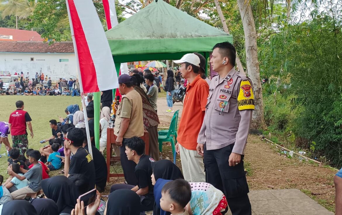 Polsek Rancah Bersiaga di Ajang Final Sepak Bola Peringatan HUT ke-79 RI Tingkat Desa Cisontrol