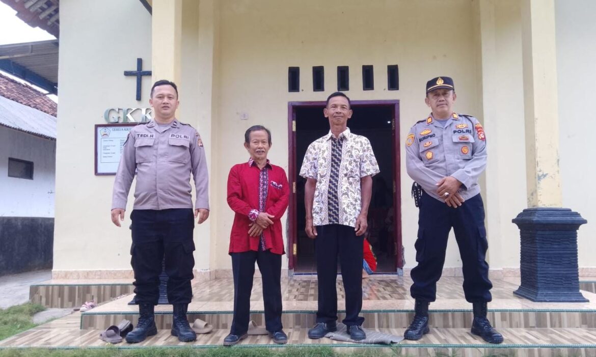 Berikan Rasa Nyaman, Polsek Lakbok Polres Ciamis Siagakan Personel PAM di GKKI Lakbok