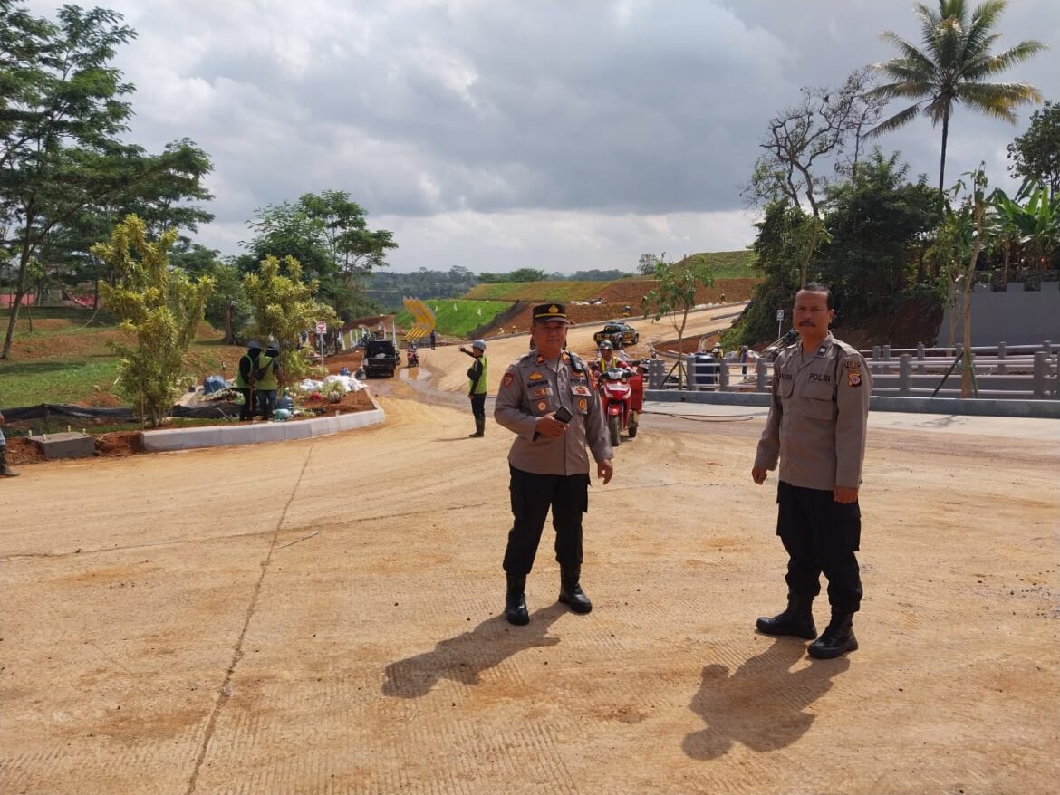 Jelang Kunker Presiden, Polsek Cimaragas Patroli Cipkon Kamtibmas di Bendungan Leuwikeris