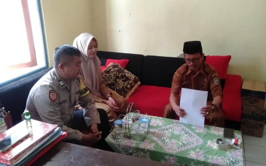 Datang ke Kantor Desa, Anggota Polsek Kawali Koorkom Kamtibmas Jelang Pilkada Serentak