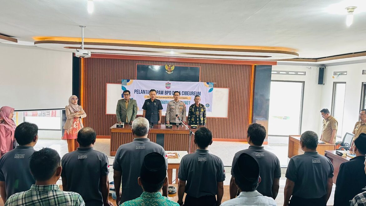 Polsek Panjalu Polres Ciamis Amankan Pelantikan Perangkat Desa Cibeureum Sukamantri