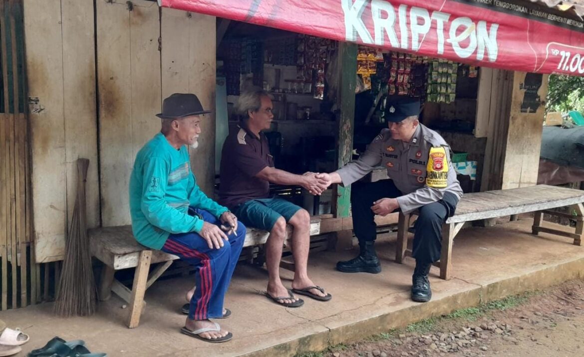 Datang ke Tomas, Anggota Polsek Cijeungjing Koorkom Kamtibmas Jelang Pilkada Serentak