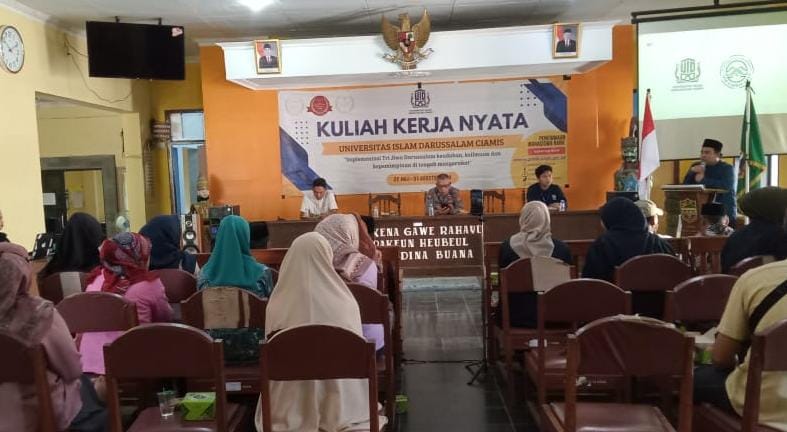 Personel Polsek Rancah Monitoring Penutupan KKN Mahasiswa Universitas Islam Darussalam