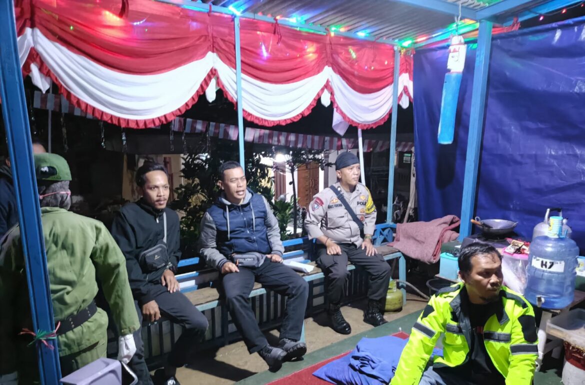 Sambut Hari Kemerdekaan, Polsek Cipaku Polres Ciamis Nilai Kesiapan Satkamling Tingkat Desa