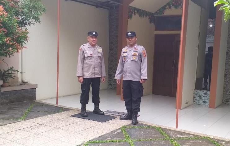 Berikan Rasa Aman, Polsek Banjarsari Polres Ciamis Monitoring Ibadah Minggu di GPDI